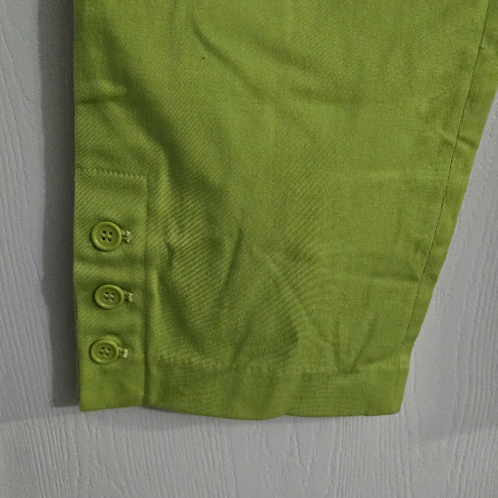 Monroe & Main Lime Green Capris - Picture 4 of 9